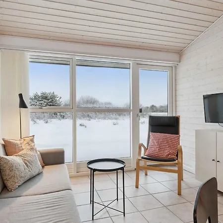 Close To Golf And Cafe Apartment *